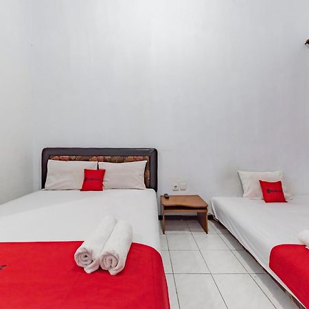 Reddoorz At Ciliwung Guest House Syariah Malang Exteriör bild